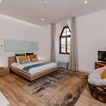 Casa Da Cerca-suite Aconchegante Com Piscina B&B Runa