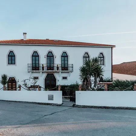 Casa Da Cerca-suite Aconchegante Com Piscina Bed and Breakfast 3*