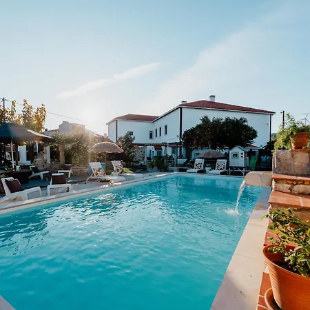 Casa Da Cerca-suite Aconchegante Com Piscina Bed and Breakfast Runa