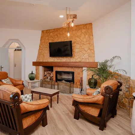 לינה וארוחת בוקר Casa Da Cerca-suite Aconchegante Com Piscina 3*