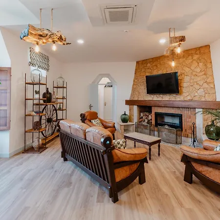 לינה וארוחת בוקר Casa Da Cerca-suite Aconchegante Com Piscina 3*