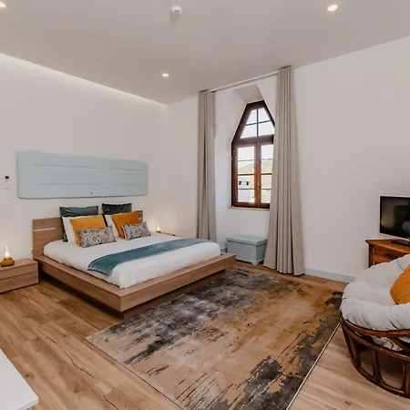 Casa Da Cerca-suite Aconchegante Com Piscina B&B Runa